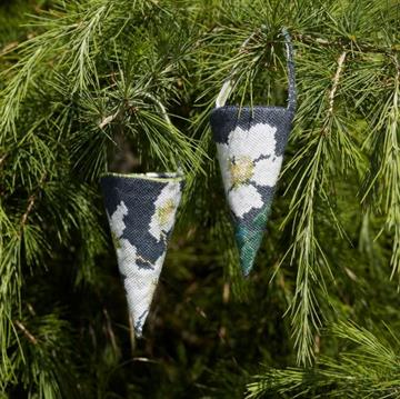 42-7123 Julerose fra Årets Korssting 2022